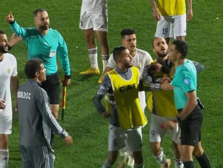 الأهلي يشكو محمد معروف حكم مباراة فاركو