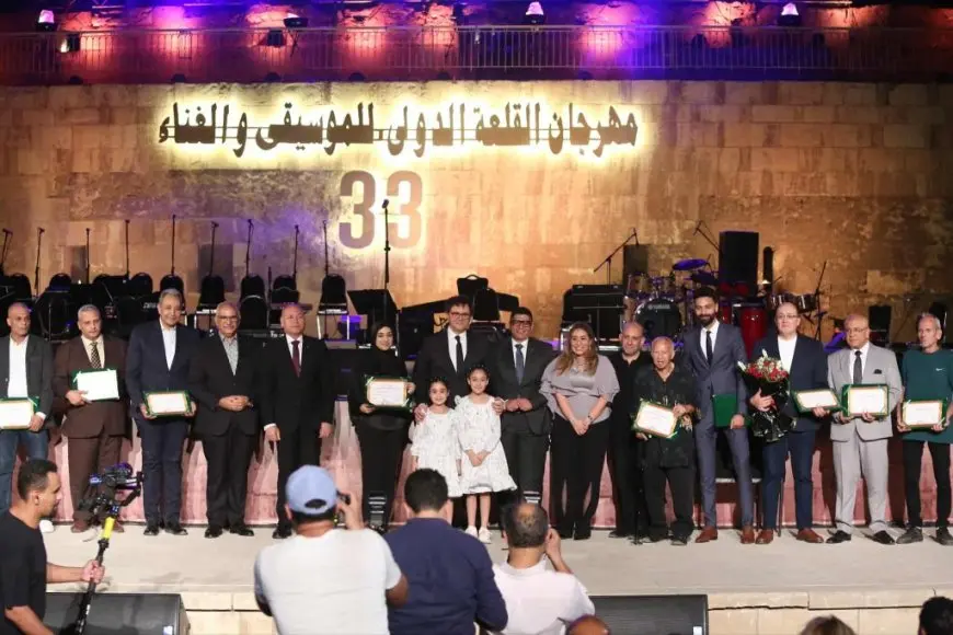 مزيج من الأغانى التراثية والشبابية فى ليلة افتتاح الدورة 33 لمهرجان القلعة للموسيقى والغناء