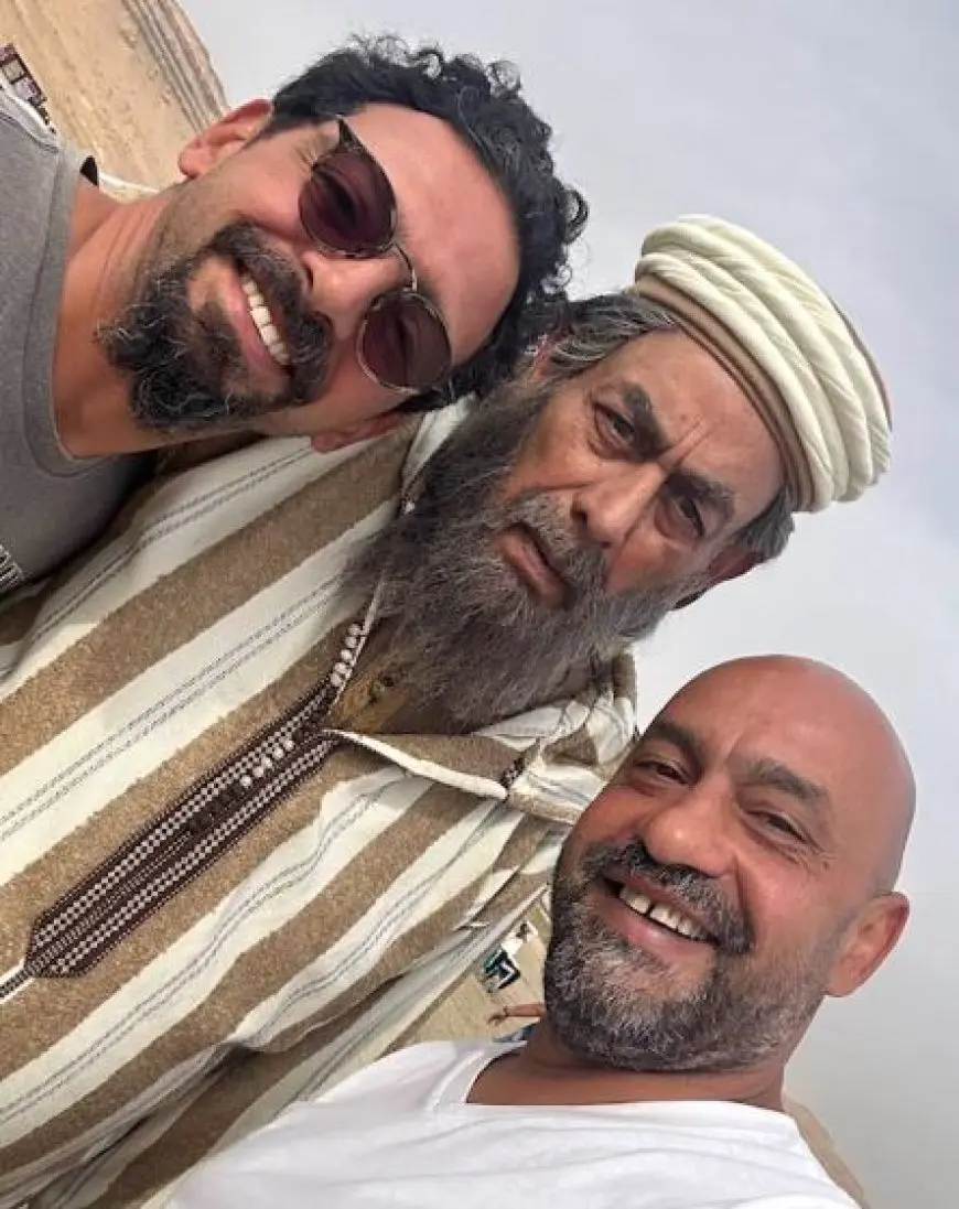 المخرج إسلام خيري ينشر صور تجمعه بالراحل تيمور تيمور: أنا ليا معاك حكايات