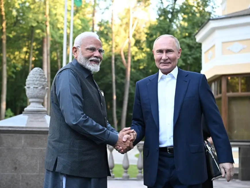 بوتين يطلع رئيس الوزراء الهندي على آرائه بشأن الاجتماع مع ترامب