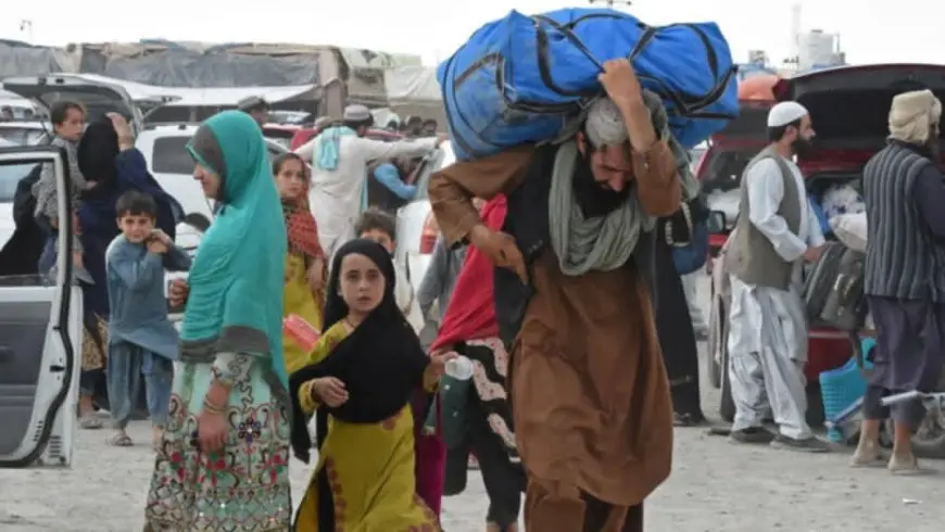 إيران: نحو مليون و200 ألف مهاجر أفغاني غادروا البلاد