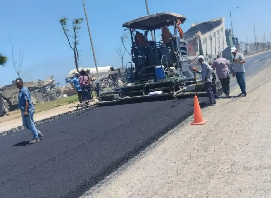 الإسكان: دفع العمل بمشروعات تطوير الطرق والبنية الأساسية ووحدات ديارنا بدمياط الجديدة