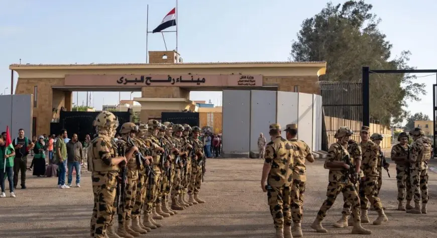 القاهرة الإخبارية: مصادر رفيعة المستوى تنفي مزاعم إسرائيلية باقتراح مصر نقل سلاح حماس إليها