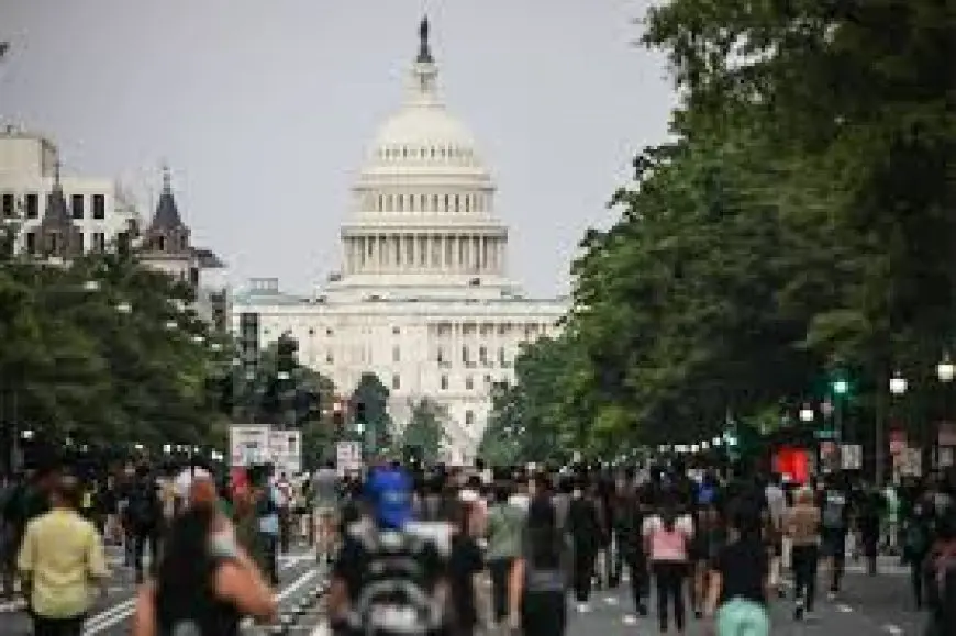 البيت الأبيض يدشن حسابا رسميا على تيك توك وسط جدل قانوني حول حظر التطبيق في الولايات المتحدة