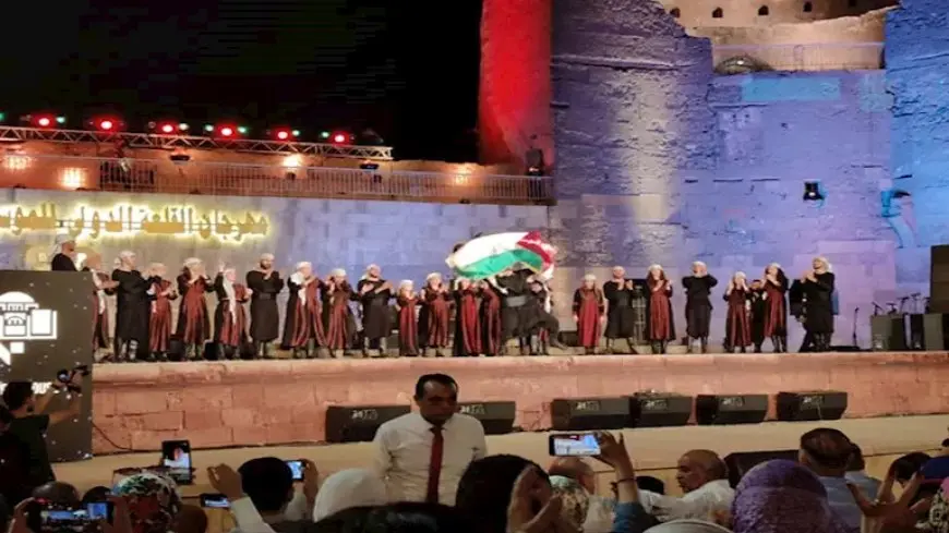 بالصور| إيهاب توفيق لجمهور حفله بمهرجان القلعة للموسيقى والغناء: “وحشتوني جدا ومنورين”