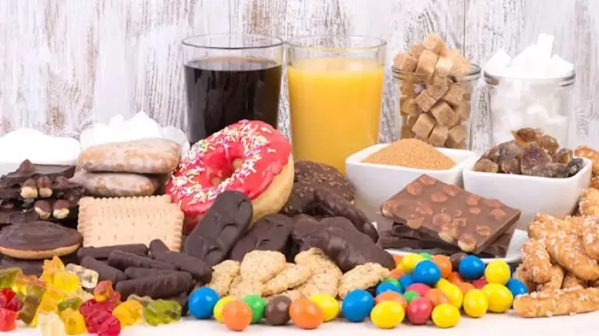 ما السر وراء الرغبة الشديدة في تناول الأطعمة السكرية؟