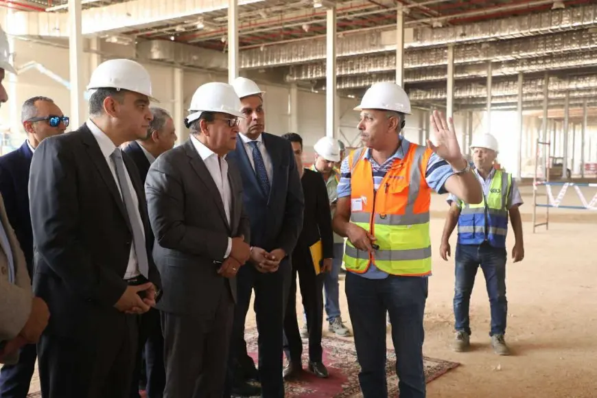 وزير الصحة يتفقد مشروع إنشاء المخازن الاستراتيجية للمنتجات والأجهزة الطبية بالعاصمة الإدارية
