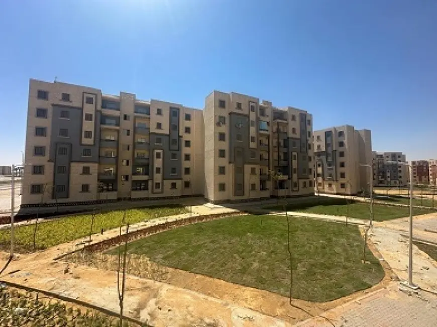 وزير الإسكان يتابع موقف تنفيذ 105 آلاف وحدة سكنية بمدينة أكتوبر الجديدة