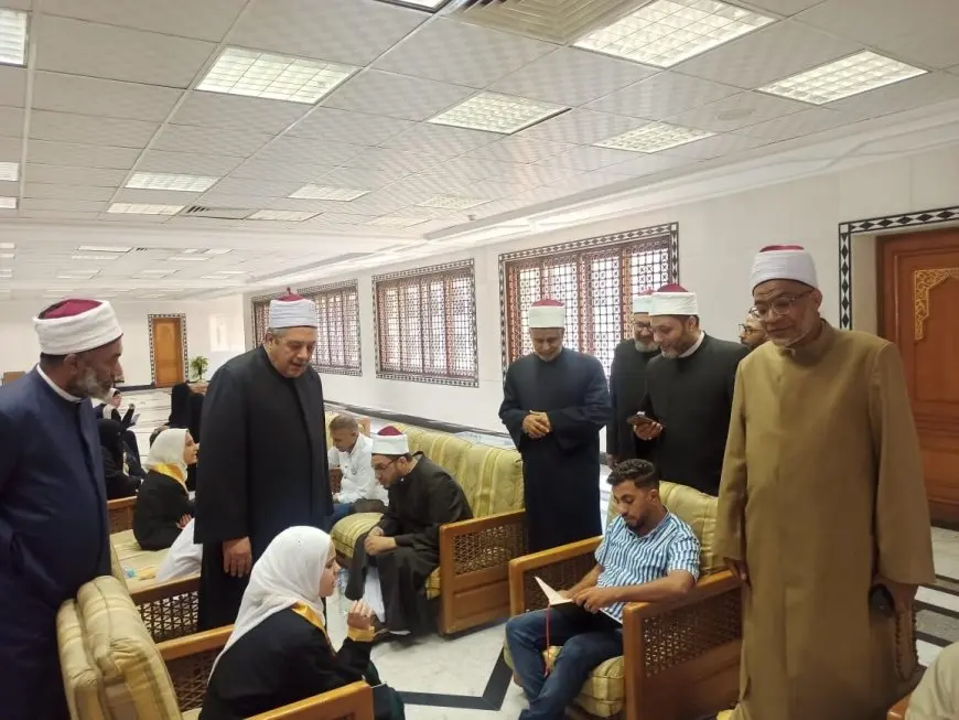 انتهاء الفوج الأول من تلاوة القرآن كاملًا بالأزهر ضمن فعاليات اليوم العالمي للسرد القرآني
