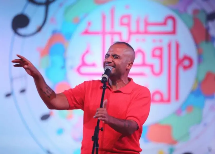 علي الألفي يحيي الليلة الثانية لصيف قطاع المسرح بساحة الهناجر