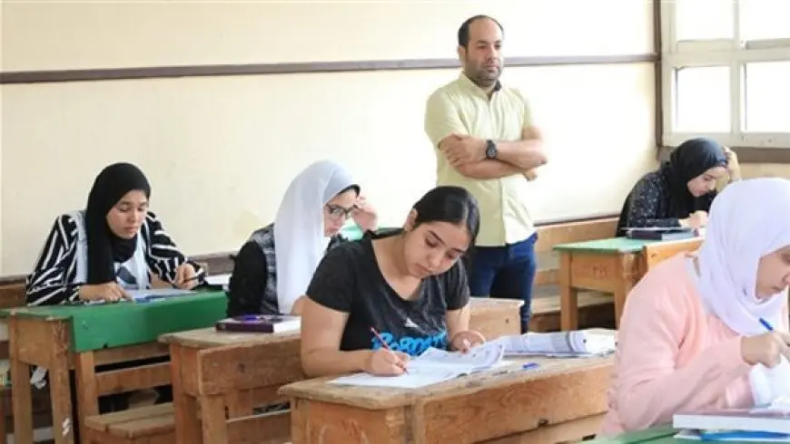 بدء تسليم الطلاب الناجحين بالدور الثاني للثانوية العامة شهادات النجاح