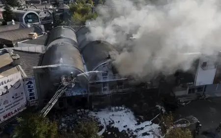 اندلاع حريق ضخم في سوق الجملة بإسطنبول وتفحم 17 محلا “صور”