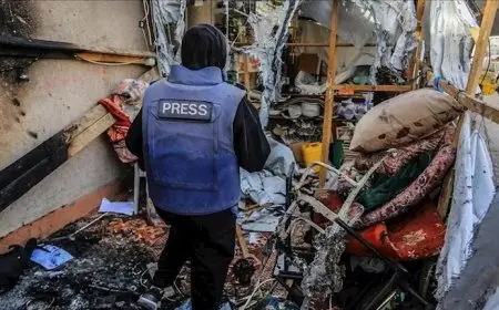 بريطانيا تدعو لمقاضاة المسؤولين عن الهجمات على صحفيي بغزة