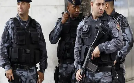 محكمة برازيلية تصدر أمرا تقييديا ضد ديفيد لويز لاعب تشيلسي السابق بعد تهديد سيدة رفضت إقامة علاقة جنسية معه