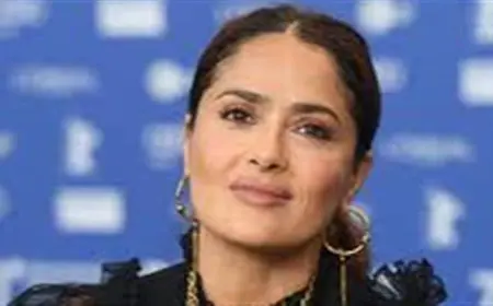 ثروتها 200 مليون دولار ووالدتها مطربة.. معلومات عن سلمى حايك في عيد ميلادها