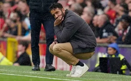 بول سكولز: أموريم قلق من فقدان السيطرة على غرفة الملابس