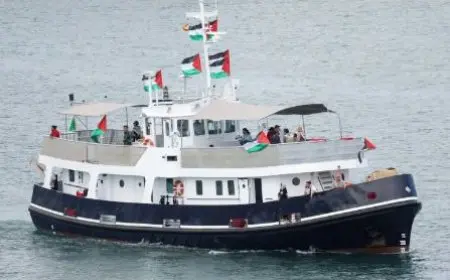 سفينة يونانية تنضم الاثنين لأسطول الصمود العالمي المتجه إلى غزة