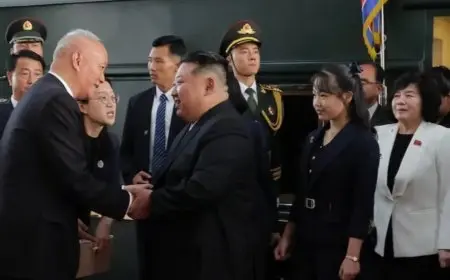 في أول زيارة خارجية.. زعيم كوريا الشمالية يصطحب ابنته إلى بكين