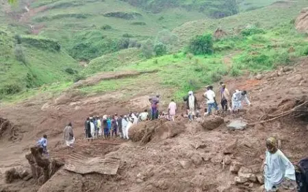 السلطات السودانية تدفن المئات من ضحايا انهيار أرضي في دارفور