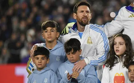 ليلة وداع أسطورية.. ميسي يبكي جماهير الأرجنتين ويترك مستقبله مع المونديال معلقًا