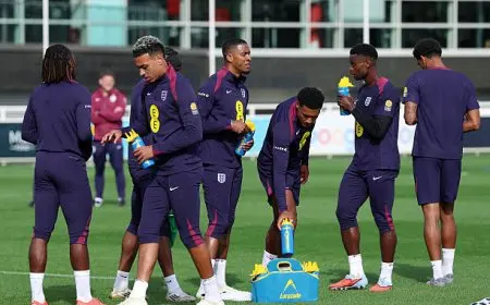 استبعاد مدافع مانشستر سيتي من معسكر إنجلترا