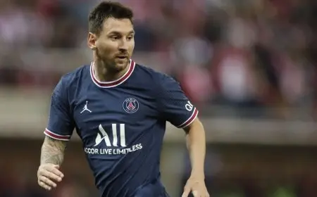 بوكيتينو: الأجواء العدائية وراء معاناة ميسي في باريس