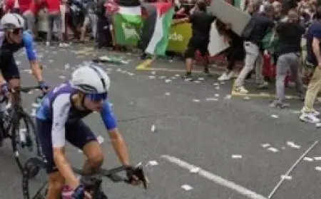 وزير الخارجية الإسباني يرحب باستبعاد فريق إسرائيلي من سباق فويلتا للدراجات