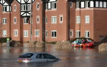 إقليم السند بجنوبي باكستان يجلي 100 ألف شخص بسبب تهديد من الفيضان