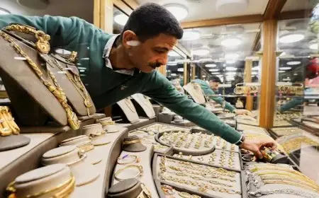 سعر الذهب اليوم في مصر يتراجع بمنتصف تعاملات السبت