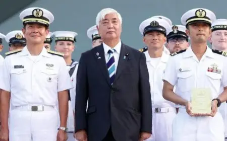 وزير الدفاع الياباني يقوم بأول زيارة لكوريا الجنوبية منذ 10 سنوات