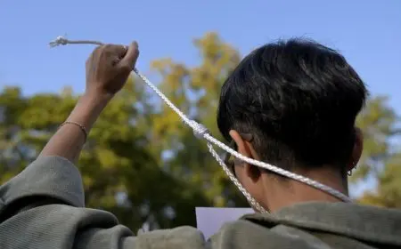 إيران تعدم رجلا بعد إدانته بقتل قائد قوات الأمن المحلي