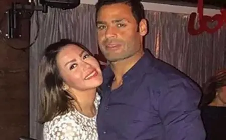 لقاء الخميسي تروي تفاصيل لحظة اعتزال زوجها حارس المرمى محمد عبدالمنصف (فيديو)