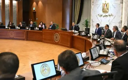 رئيس الوزراء يجتمع برؤساء ومسئولي المجالس التصديرية