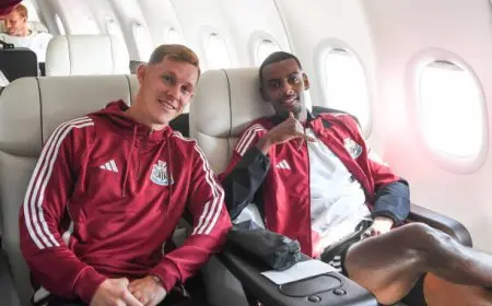 كرافت: لا خلاف بين لاعبي نيوكاسل وإيزاك.. لكنني أتفهم غضب الجماهير