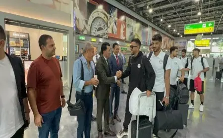 وزير الرياضة يودّع المنتخب في مطار القاهرة قبل مواجهة بوركينا فاسو