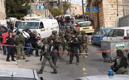إعلام إسرائيلي: 4 قتلى و15 مصابا في موقع إطلاق النار بالقدس