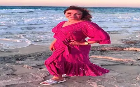 بـ”11 صورة”- إلهام شاهين تودع الصيف بجلسة تصوير أمام البحر.. ماذا قالت؟ (صور)