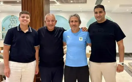 تفاصيل زيارة رئيس المصري لمعسكر الفريق قبل مواجهة الزمالك