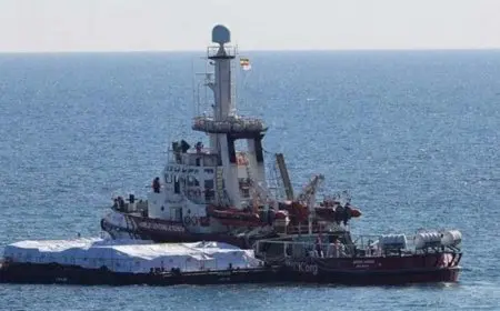 بعد استهدافها بمسيرة.. احتراق جزء من السفينة الاسبانية التابعة لأسطول الصمود بتونس