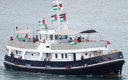 اشتعال النيران في السفينة الرئيسية لأسطول الصمود.. والحرس الوطني التونسي: لم يتم رصد مسيرات