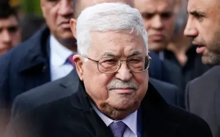 ستارمر يستقبل عباس في لندن ويؤكد المضي نحو الاعتراف بدولة فلسطينية