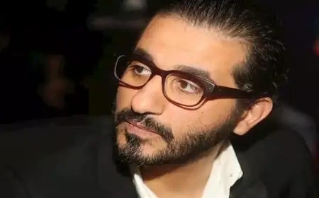 بالصور| أحمد حلمي يلتقي رامي عياش بمطار القاهرة