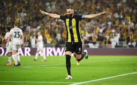 اتحاد جدة يعلن إصابة بنزيما في التدريبات