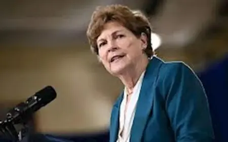 سيناتورة أمريكية: من المؤسف أن إسرائيل قصفت واحدة من حلفائنا