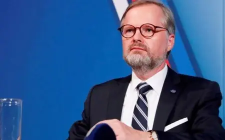 رئيس وزراء التشيك يعرب عن تضامنه مع بولندا بعد إسقاط طائرات مسيرة روسية في بولندا