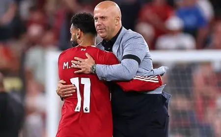 تقرير: صلاح يغادر ليفربول مبكرا