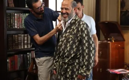 أشرف عبدالباقي يكشف عن صور من كواليس مسلسله الجديد «ولد وبنت وشايب»