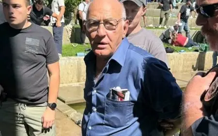 السلطات الأمريكية: العثور على بندقية يدوية في مكان فرار مطلق النار على كيرك