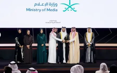 سلطان بن أحمد القاسمي يكرّم الفائزين بجائزة الشارقة للاتصال الحكومي بدورتها الـ 12