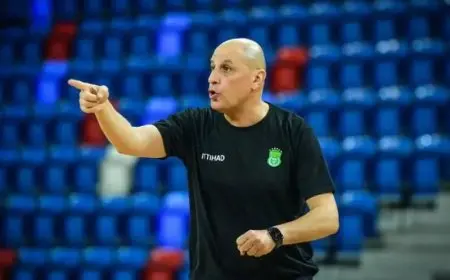 رسميا.. الاتحاد يعلن رحيل أحمد عمر مدرب فريق السلة